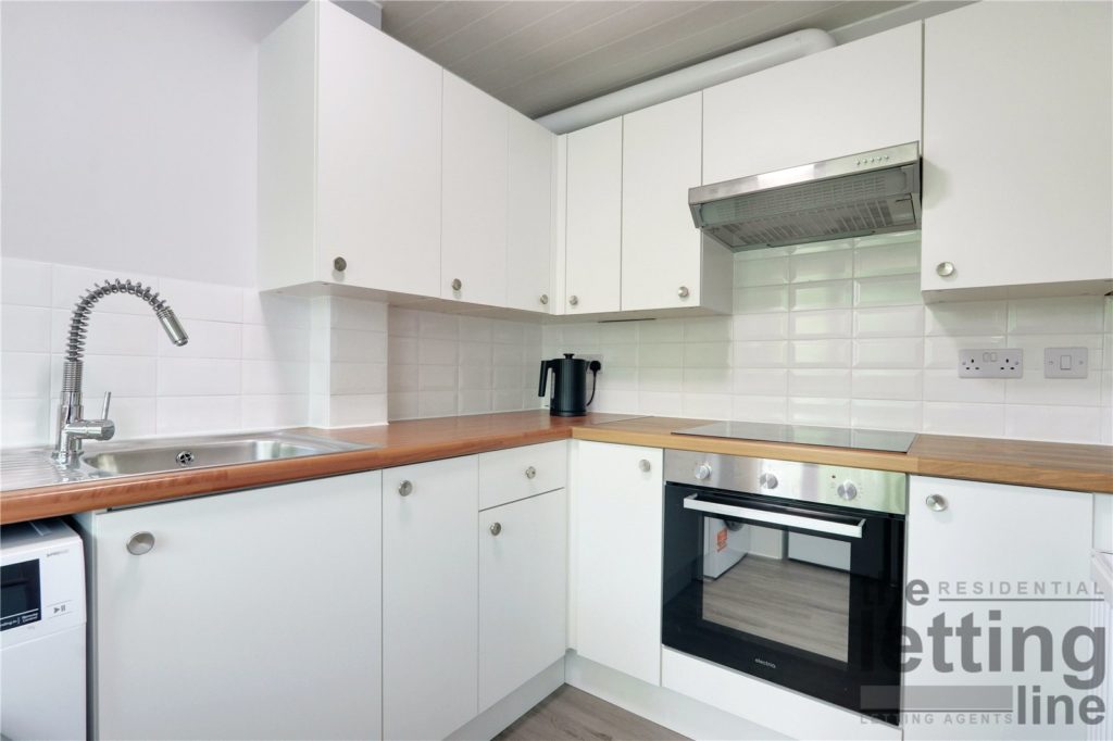 Dunraven Drive, Enfield, Middlesex, EN2 8LJ
