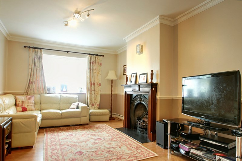 Linden Gardens, Enfield, Middlesex, EN1 4DY The Letting Line