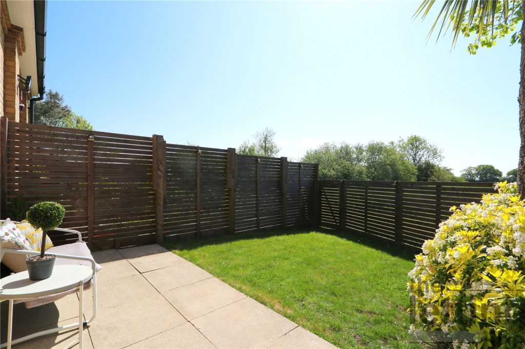 Orchid Close, Goffs Oak, Waltham Cross, EN7 5NF