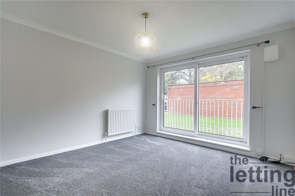 Roundhedge Way, Enfield, EN2 8LD
