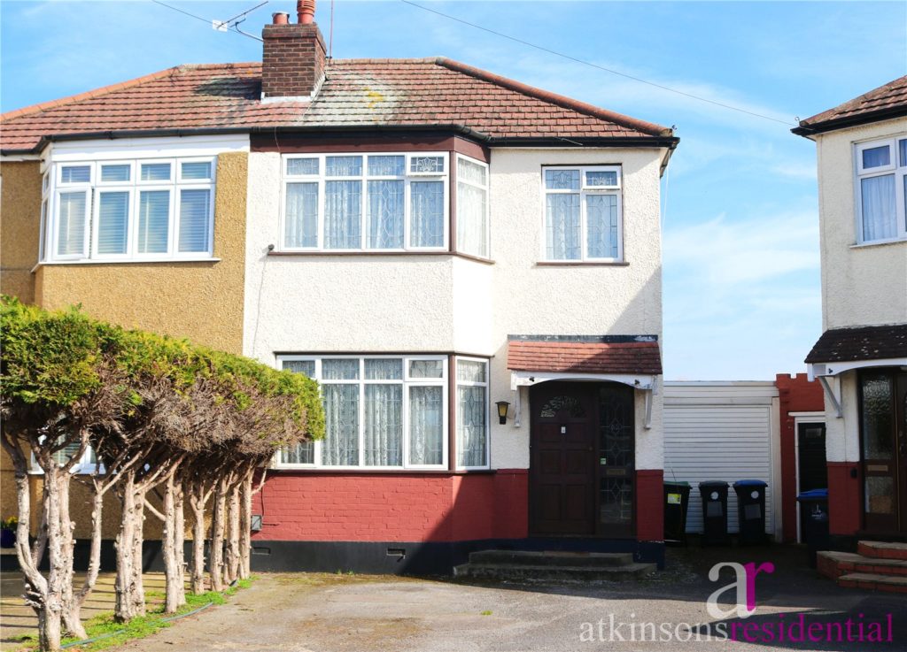 Carisbrook Close, Enfield, Middlesex, EN1 3NB