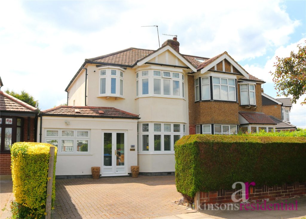 Tenniswood Road, Enfield, Middlesex, EN1 3HF