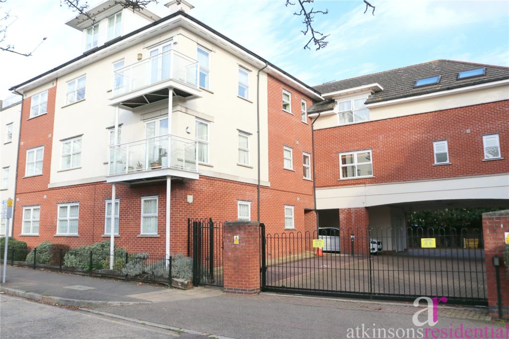 Cockfosters Road, Barnet, Hertfordshire, EN4 0DU