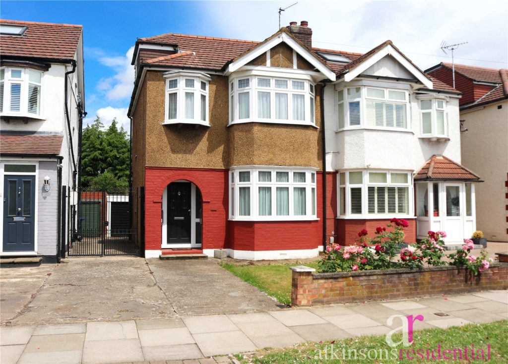 Tenniswood Road, Enfield, Middlesex, EN1 3HE